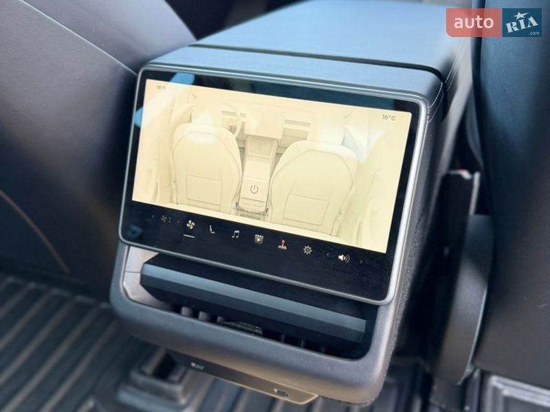 Седан Tesla Model 3 2024 в Львове фото 35 Седан Tesla Model 3 2024 в Львове