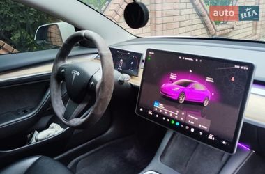 Седан Tesla Model 3 2023 в Чернівцях