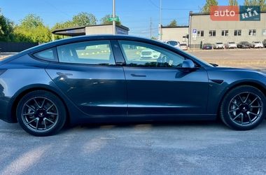Седан Tesla Model 3 2020 в Рівному