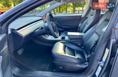 Седан Tesla Model 3 2020 в Рівному