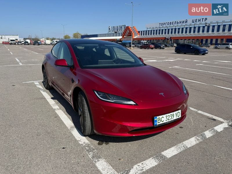 Седан Tesla Model 3 2025 в Львове