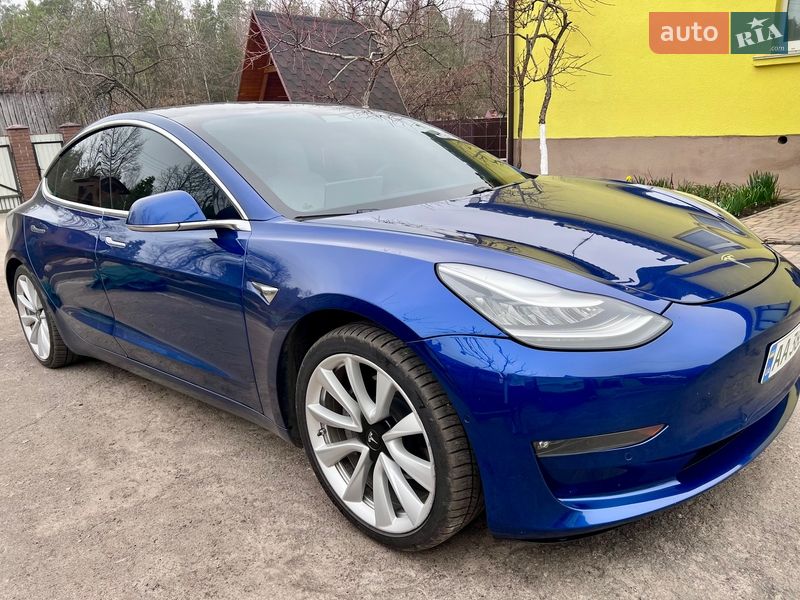 Седан Tesla Model 3 2020 в Киеве