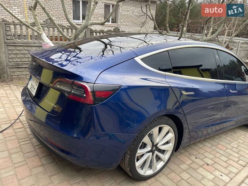 Седан Tesla Model 3 2020 в Киеве