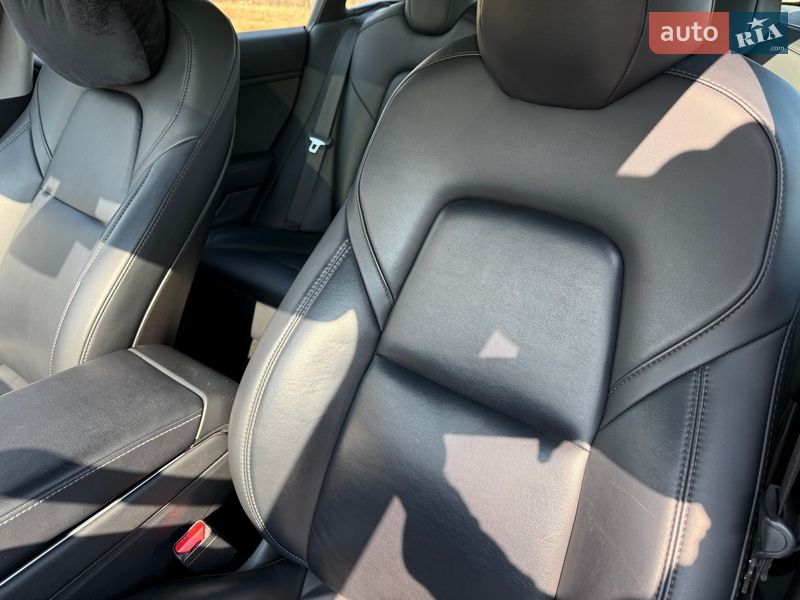 Седан Tesla Model 3 2020 в Коломиї