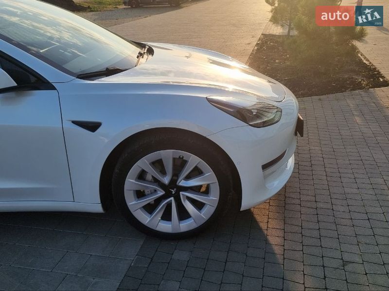 Седан Tesla Model 3 2021 в Хмельницком
