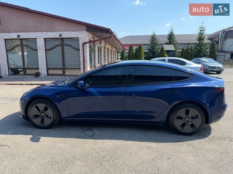 Седан Tesla Model 3 2023 в Тячеві