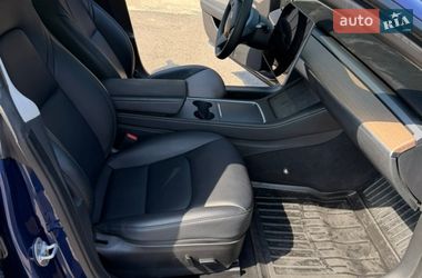 Седан Tesla Model 3 2023 в Тячеві