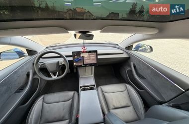 Седан Tesla Model 3 2024 в Львове