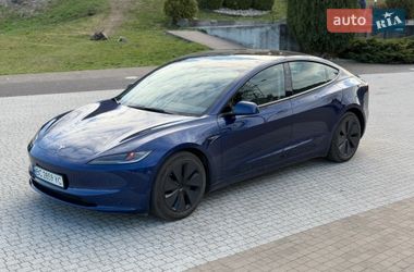 Седан Tesla Model 3 2024 в Львові