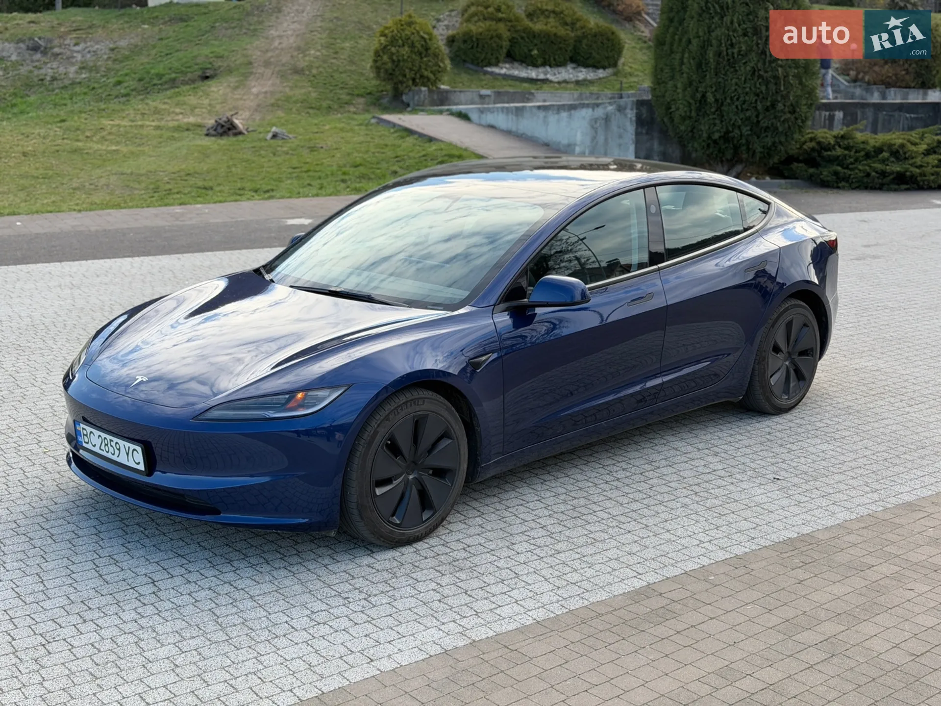 2024 Tesla Model 3 - фото 1