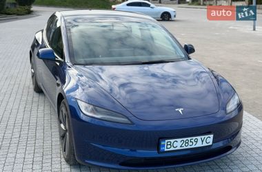 Седан Tesla Model 3 2024 в Львове