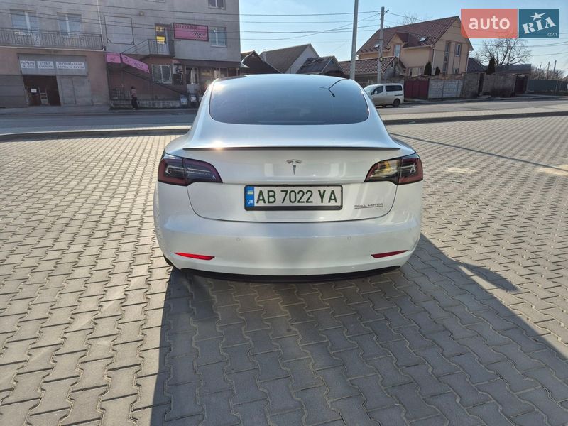 Седан Tesla Model 3 2022 в Виннице
