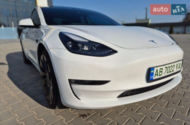 Седан Tesla Model 3 2022 в Виннице