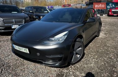 Седан Tesla Model 3 2020 в Києві
