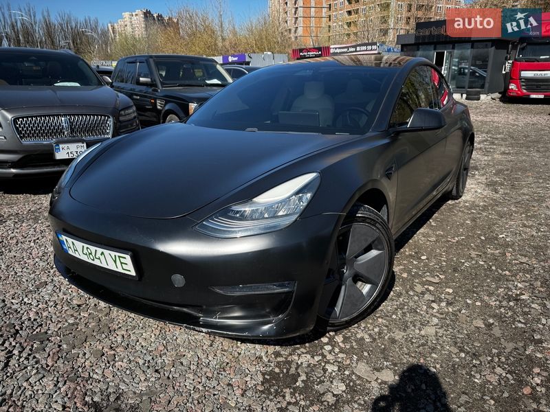 Tesla Model 3 2020