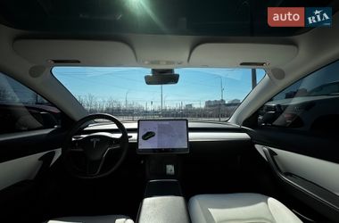 Седан Tesla Model 3 2020 в Киеве