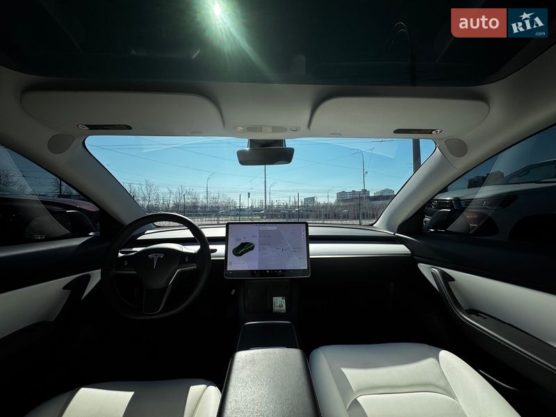 Седан Tesla Model 3 2020 в Киеве
