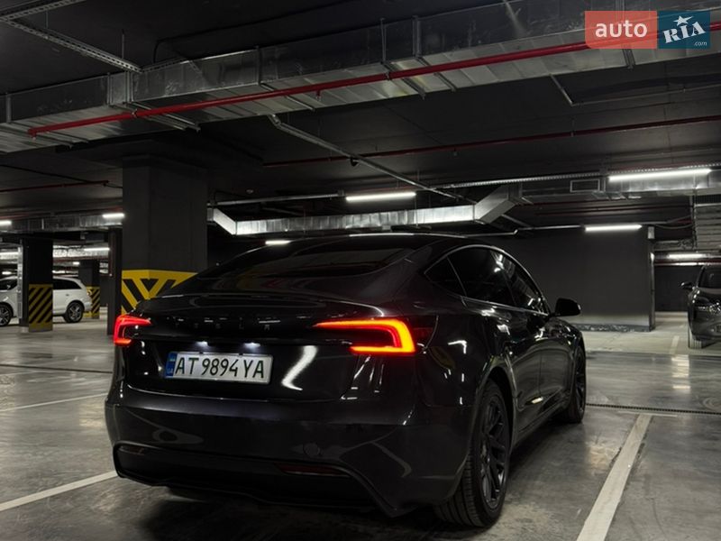 Седан Tesla Model 3 2024 в Ивано-Франковске