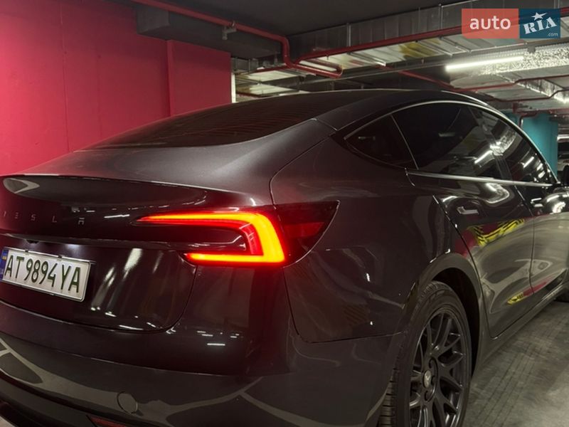 Седан Tesla Model 3 2024 в Ивано-Франковске