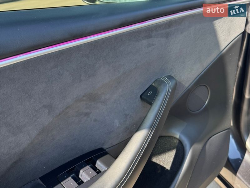 Седан Tesla Model 3 2024 в Ивано-Франковске