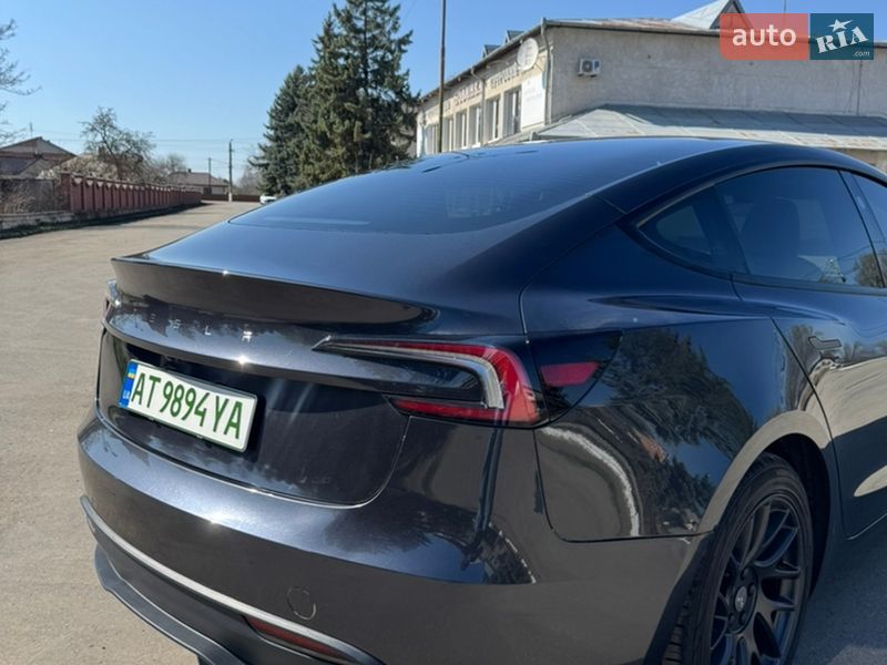Седан Tesla Model 3 2024 в Ивано-Франковске
