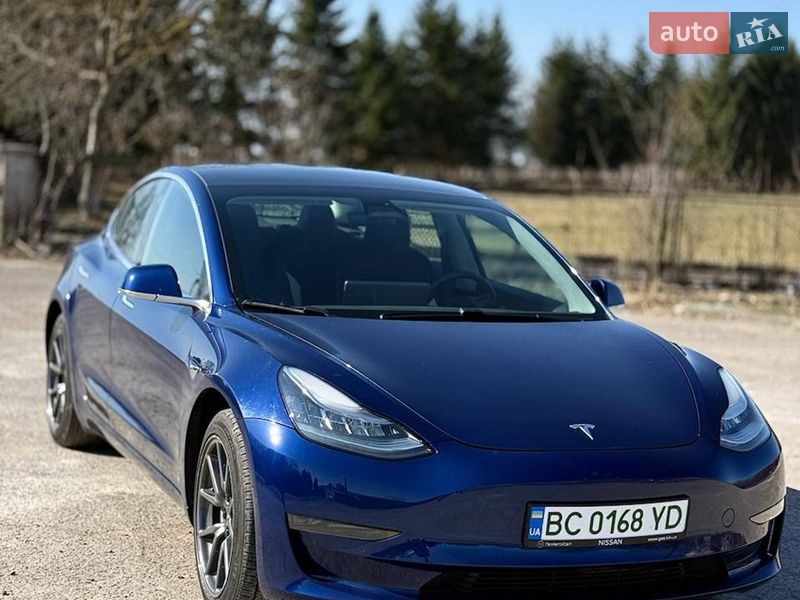 Tesla Model 3 2020