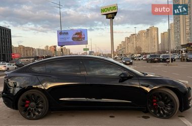 Седан Tesla Model 3 2023 в Києві