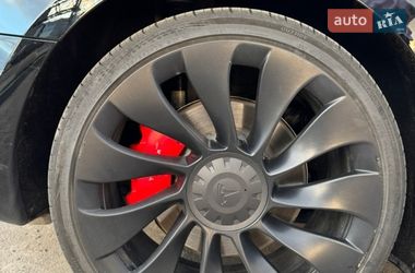 Седан Tesla Model 3 2023 в Києві