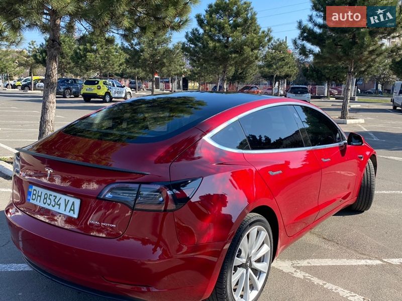 Седан Tesla Model 3 2018 в Одесі