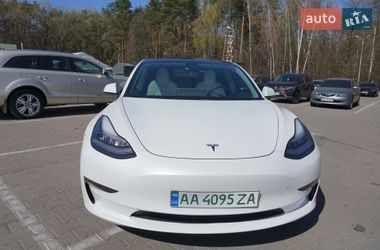 Седан Tesla Model 3 2019 в Киеве