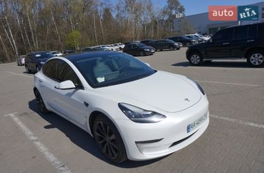 Седан Tesla Model 3 2019 в Киеве