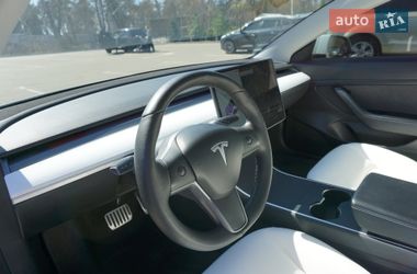 Седан Tesla Model 3 2019 в Киеве