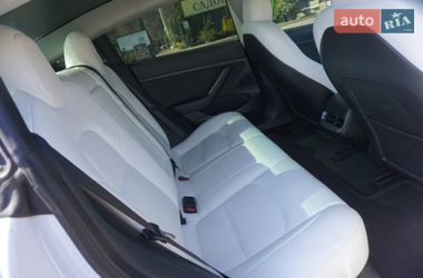 Седан Tesla Model 3 2019 в Киеве