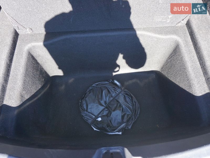 Седан Tesla Model 3 2019 в Киеве