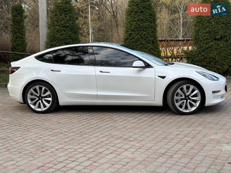 Седан Tesla Model 3 2020 в Дрогобыче