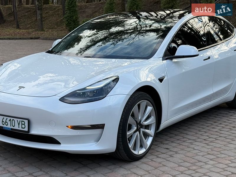 Седан Tesla Model 3 2020 в Дрогобыче