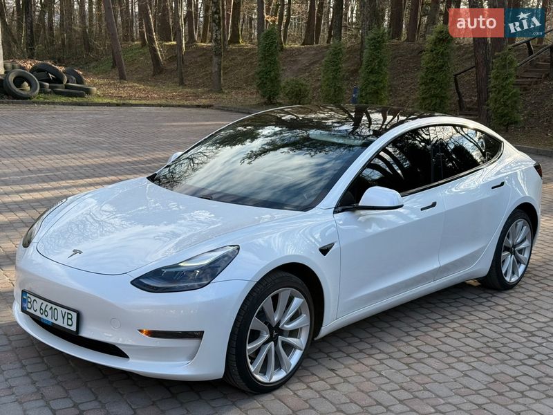 Седан Tesla Model 3 2020 в Дрогобыче