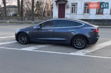 Седан Tesla Model 3 2020 в Радомышле
