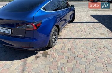 Седан Tesla Model 3 2018 в Смілі