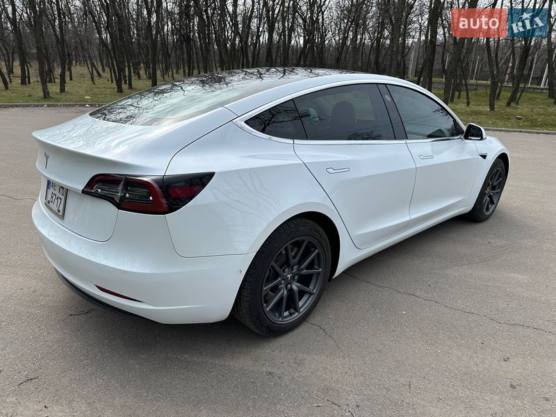Седан Tesla Model 3 2018 в Кривом Роге
