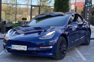 Седан Tesla Model 3 2019 в Ужгороде