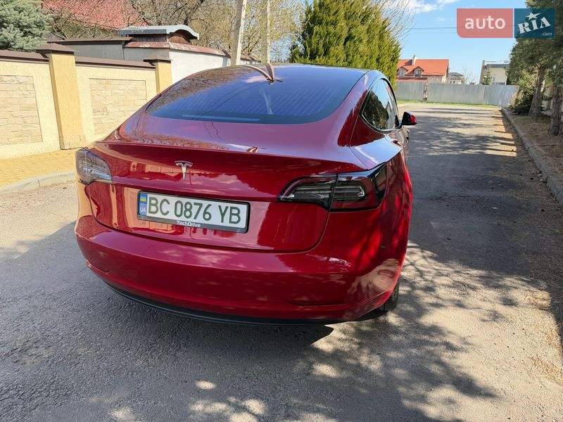Седан Tesla Model 3 2018 в Львове
