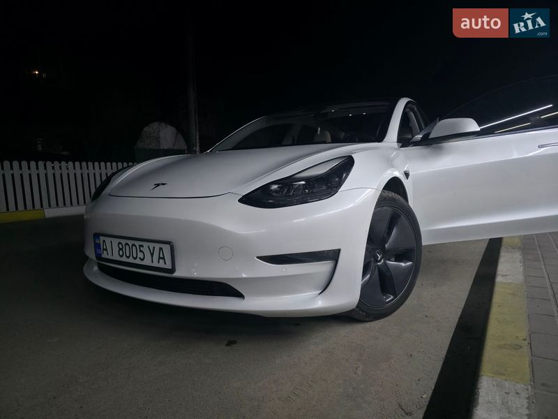 Седан Tesla Model 3 2020 в Києві