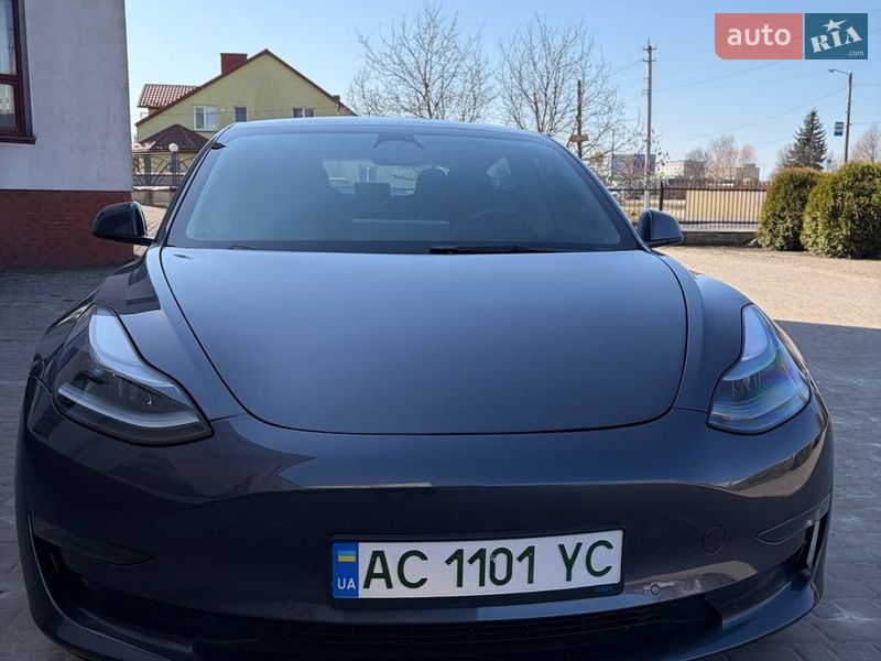 Седан Tesla Model 3 2022 в Луцьку
