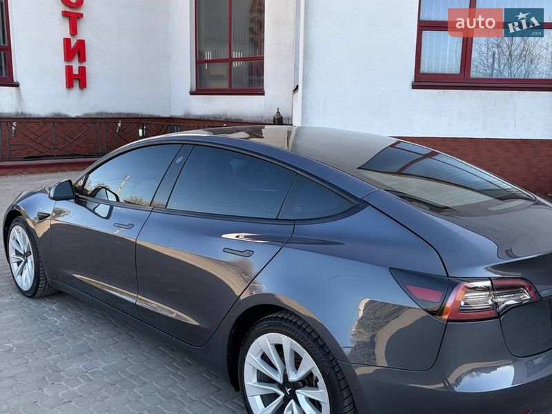 Седан Tesla Model 3 2022 в Луцьку