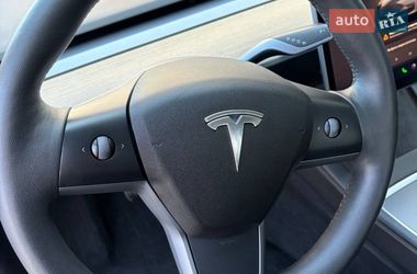 Седан Tesla Model 3 2022 в Луцьку