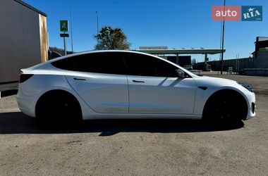 Седан Tesla Model 3 2022 в Києві
