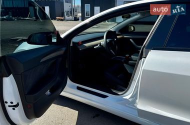 Седан Tesla Model 3 2022 в Києві