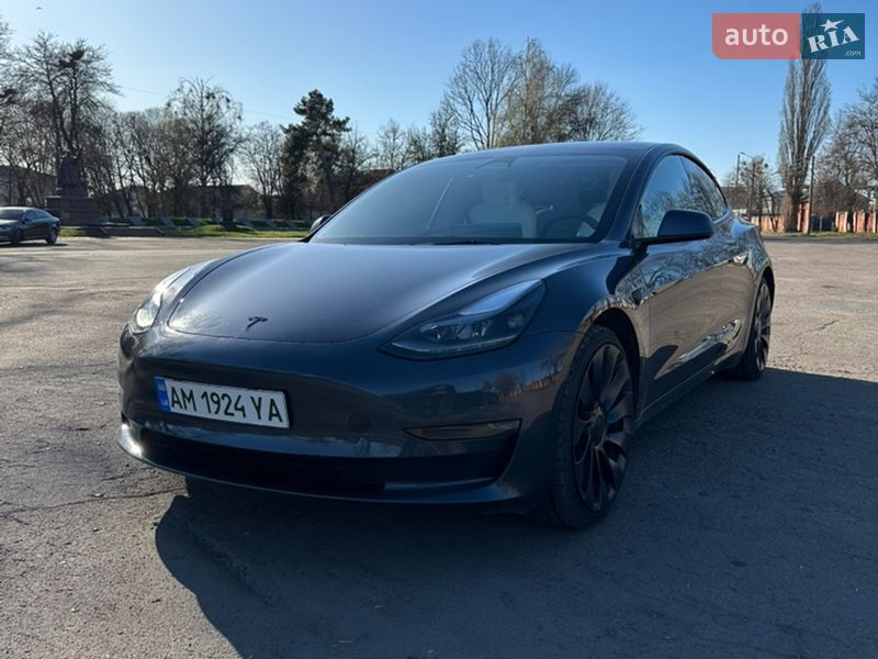 Tesla Model 3 2023