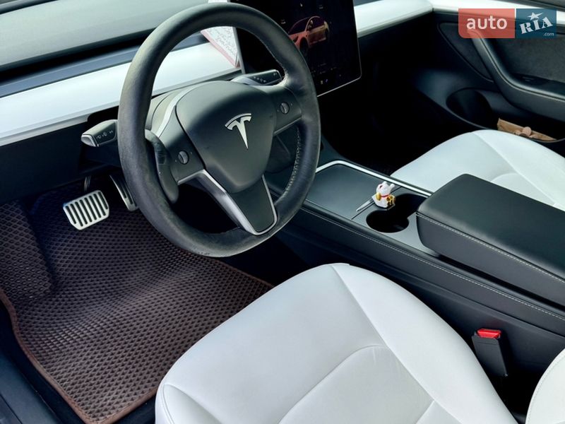 Седан Tesla Model 3 2022 в Киеве